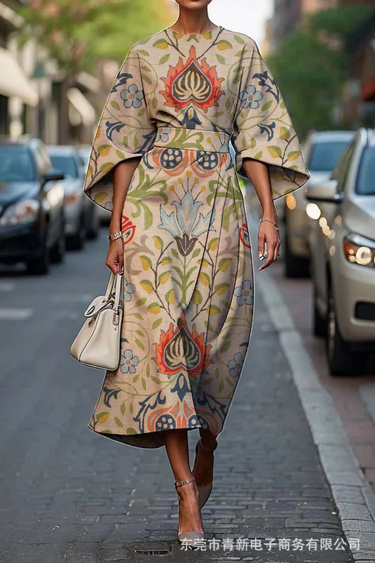 Women's Elegant Dress with Round Neck and Flattering Fit